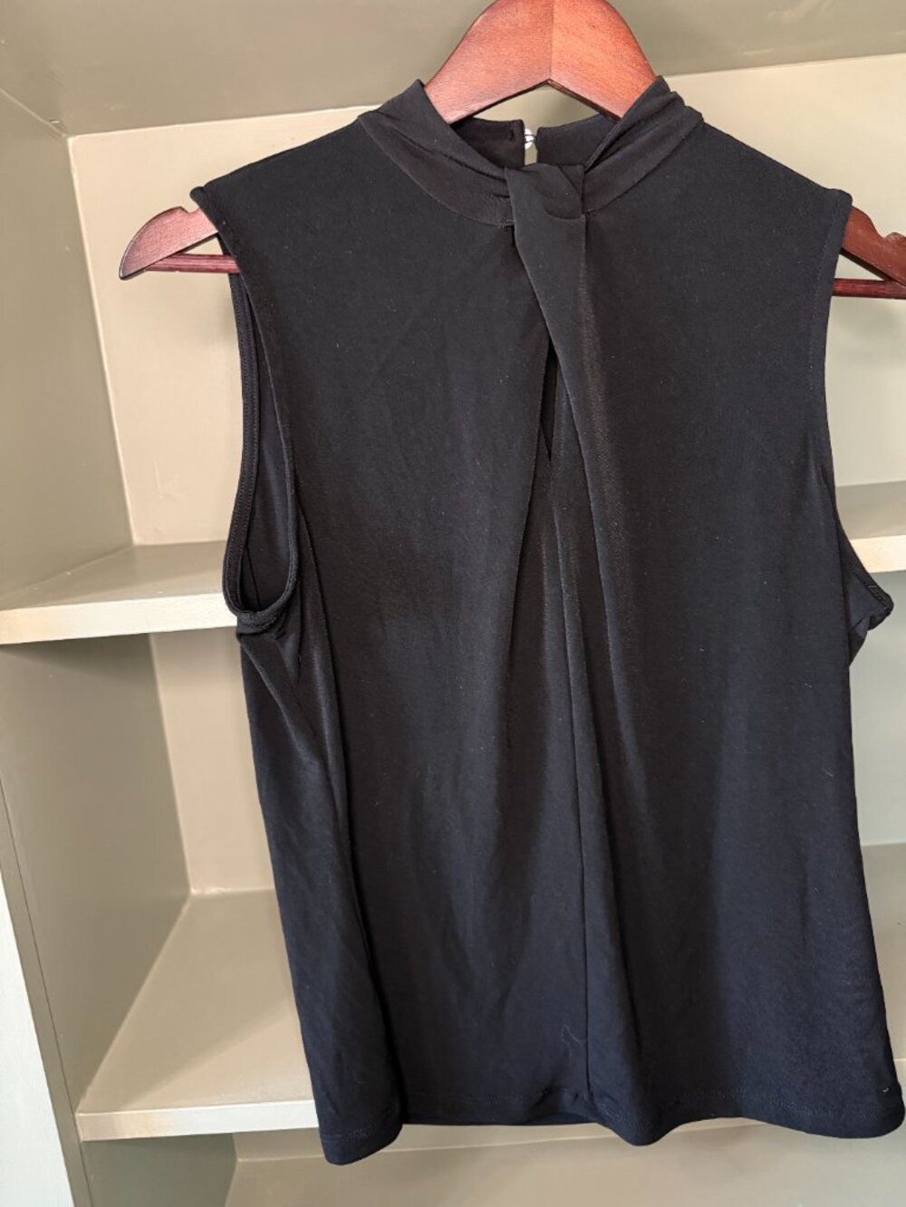 BNWOT DKNY Black Sleeveless Blouse - XS